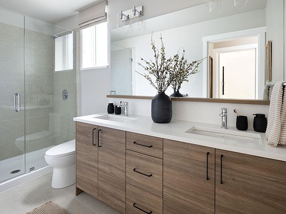 5th image of 2150 Rindall Ave #17