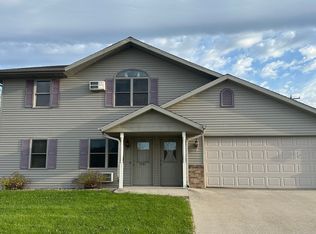 1053 W Florida Ave, Little Chute, WI 54140