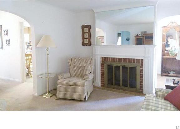 3rd image of 7719 Florentine Dr