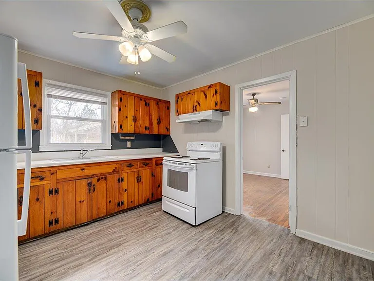 302 Volena Pl — Photo 9