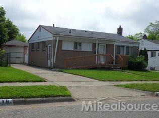 214 Victory Dr, Pontiac, MI 48342