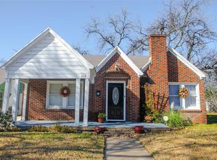 1113 N Riverside Dr, Fort Worth, TX 76111