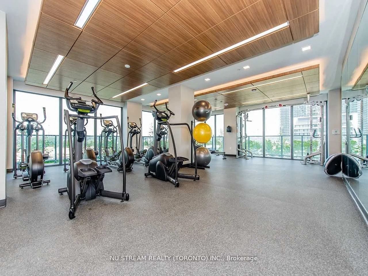 2 bed, $2,700 — Photo 4