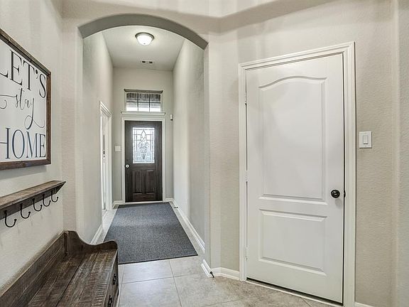 3rd image of 204 Brookwood Park Ln