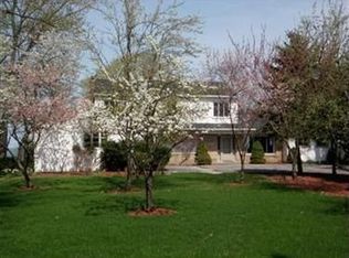 3591 Lake Rd, Sheffield Lake, OH 44054