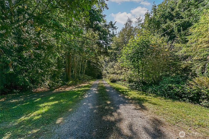 4th image of 310 Saylor Road