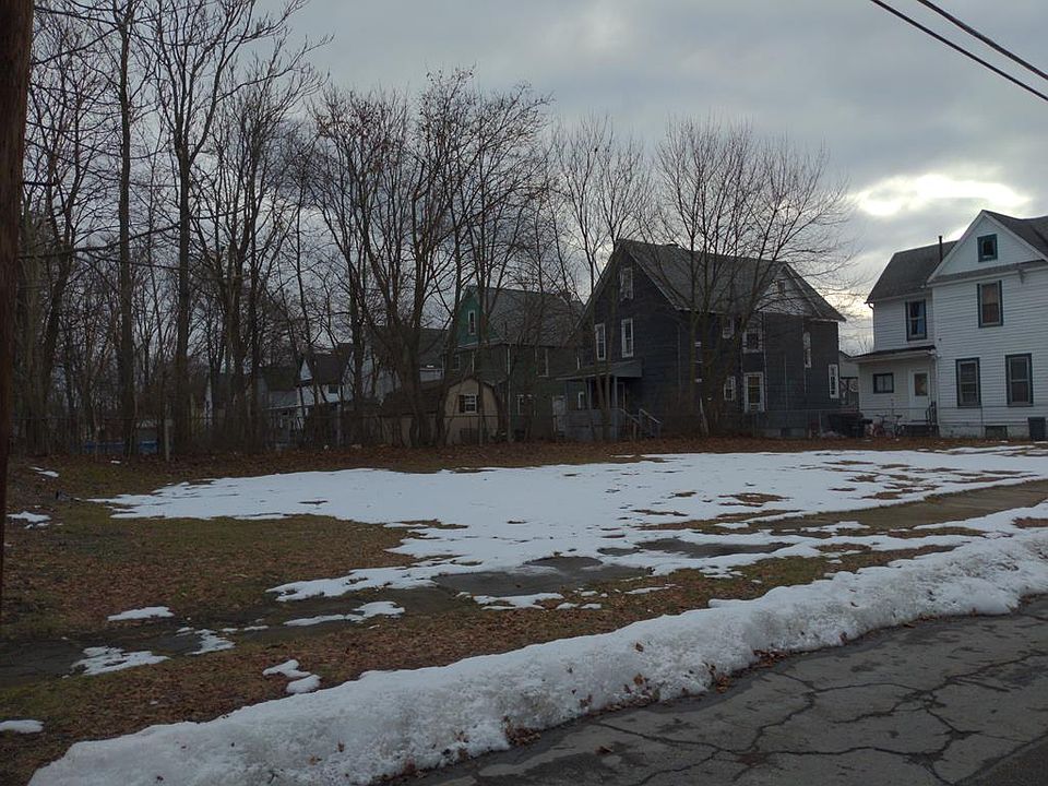 1st image of 404 Crescent Ave