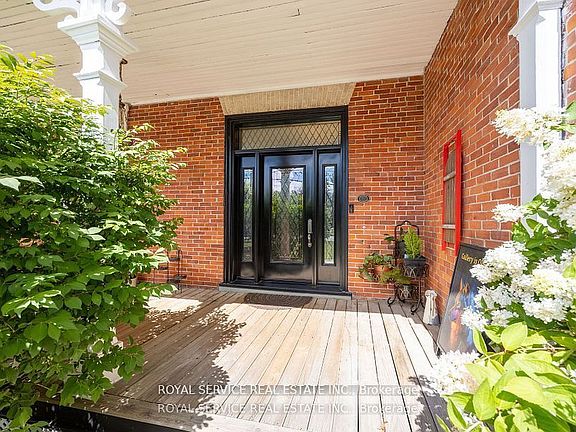 4th image of 60 King St W