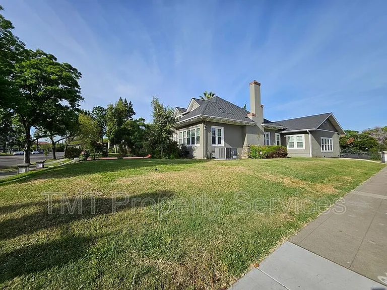 1214 N Pershing Ave — Photo 14