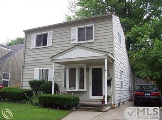 2196 Ridgemont Rd, Grosse Pointe Woods, MI 48236