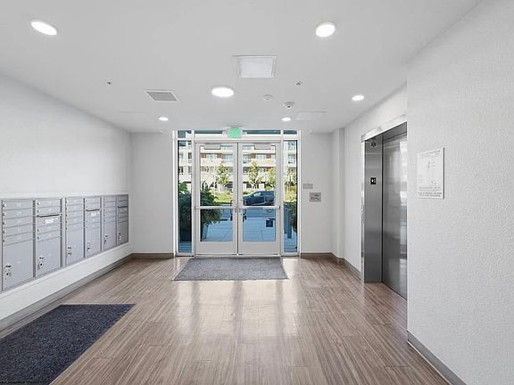 4th image of 5933 Sunstone Dr Unit 406