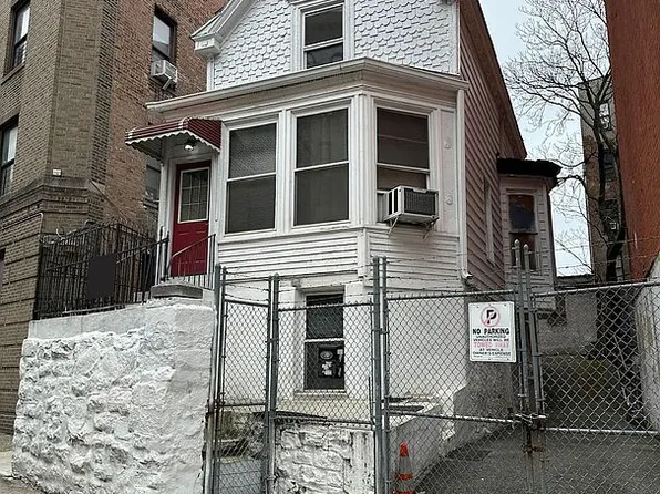2096 Creston Ave, Bronx, NY 10453