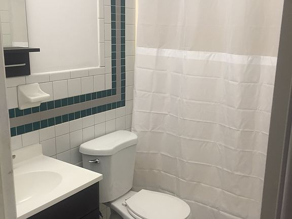 2nd image of 1939 Chaucer Dr APT B