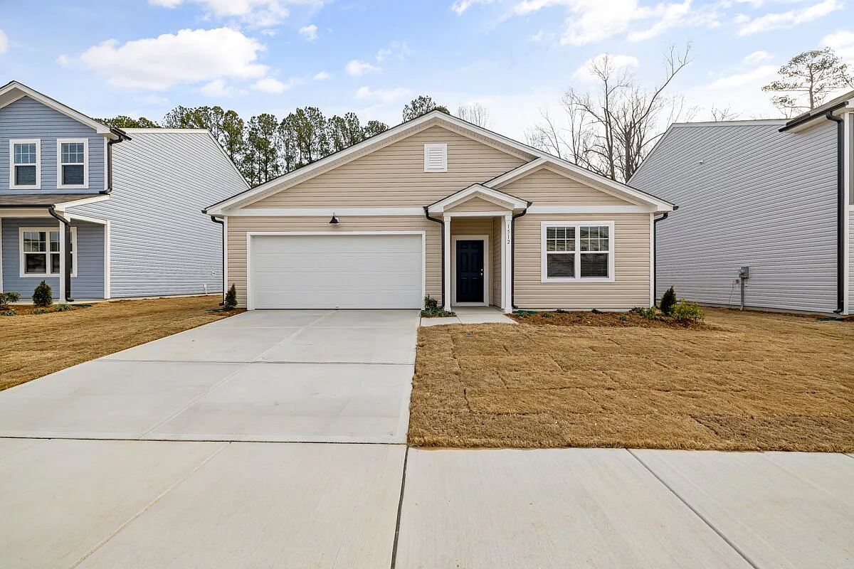 4 bed, 2.0 bath, 1800 sqft, $1,950 — Photo 1