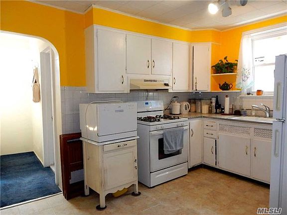 3rd image of 35 Plainfield Ave