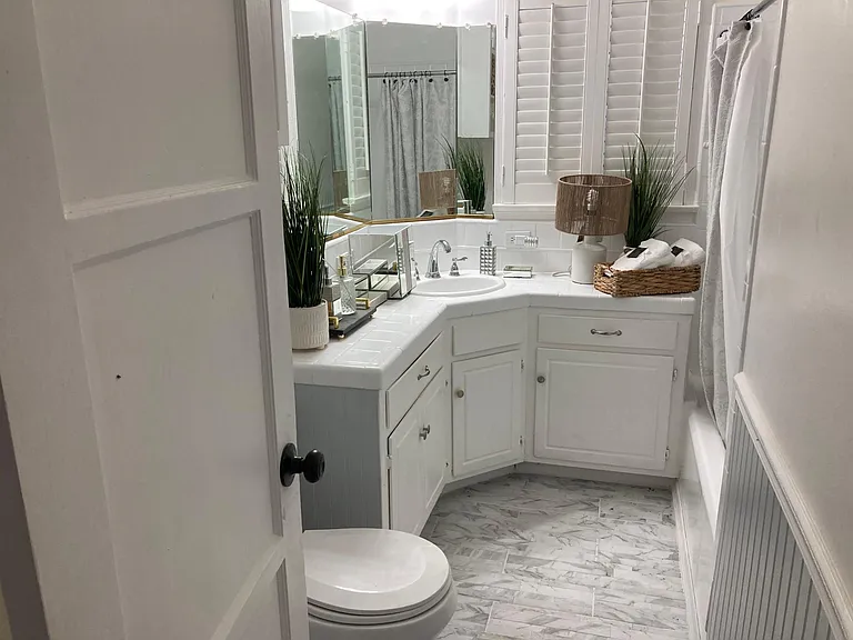 240 Hermosa Dr — Photo 8