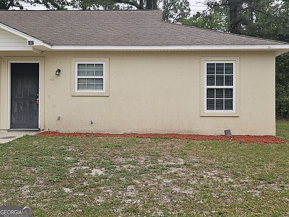 2nd image of 107 S Lively Oaks Dr