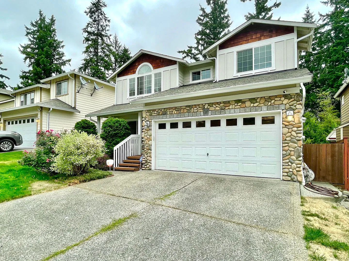 Beautiful 4-Bedroom Home in Desirable Silver Lake Community! — Photo 4