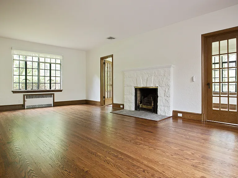 11 Eton Rd — Photo 3