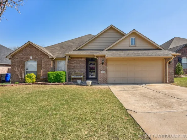 115 E Elmira Pl, Broken Arrow, OK 74012