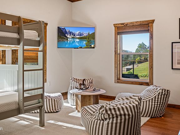 42nd image of 3005 Nellie Dr