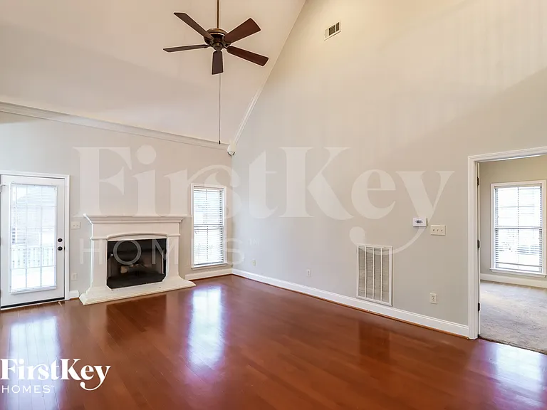 5830 Heritage Park Dr — Photo 5