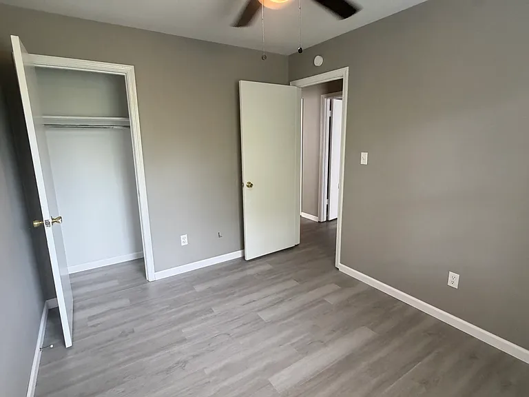 131 Rockyreef Cir — Photo 11