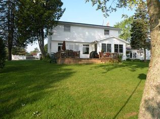 786 N Point Ln, Gladwin, MI 48624