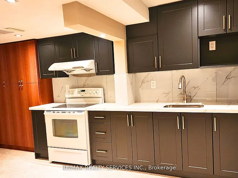 387 Rocca Ct #BASEMENT — Photo 8