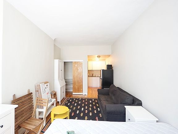 3rd image of 308 W 105th St #3R