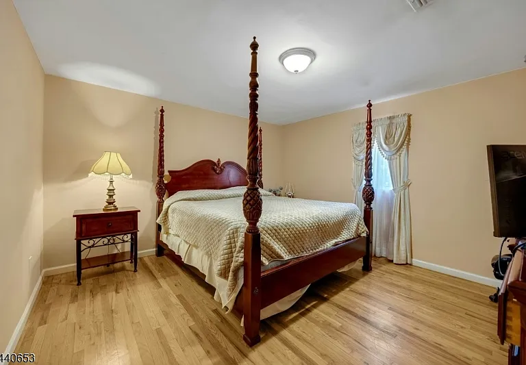 252 Mabel Pl — Photo 41