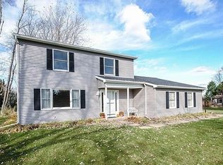 9652 Daisy Ln, Dexter, MI 48130