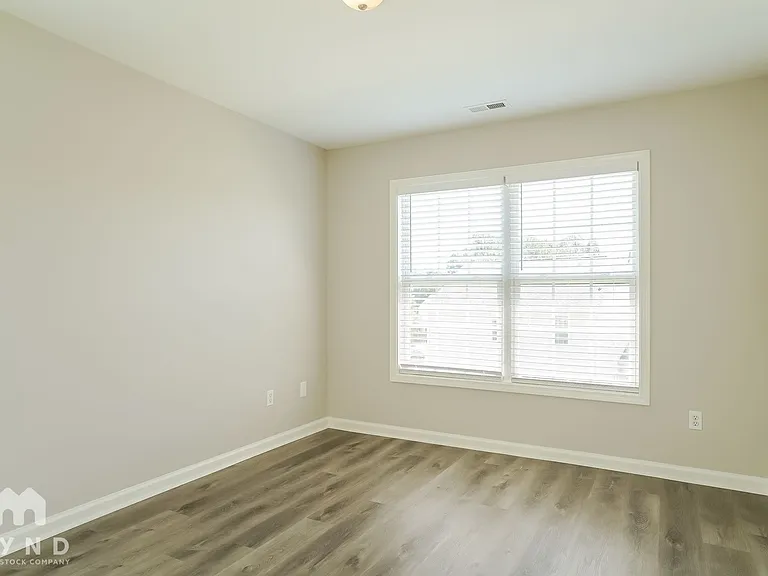 1209 Kinsfolk Cir — Photo 13