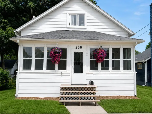 200 Grove St NW, Sparta, MI 49345