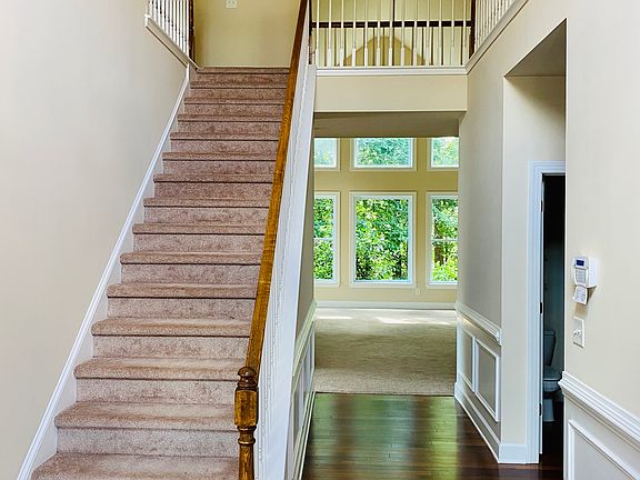 2nd image of 3375 The Commons Dr