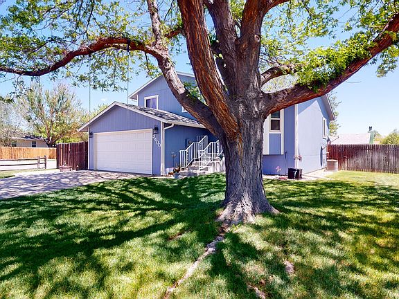 A 3400-Belmont-Ave-front-yard(2).jpg