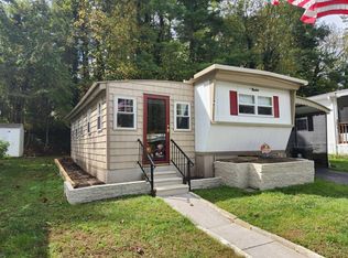 96 Yellow Buckeye Ln, Hendersonville, NC 28739