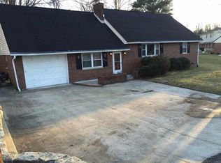 5706 Glen Carla Dr, Huntington, WV 25705