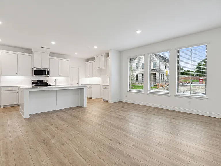 2845 Maidenhair Ln — Photo 6