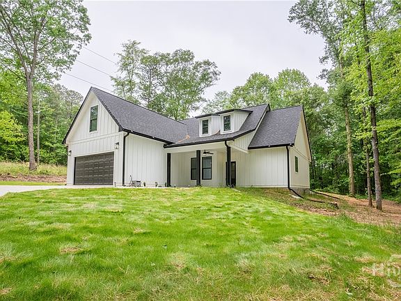 2nd image of 281 Ruby Lane