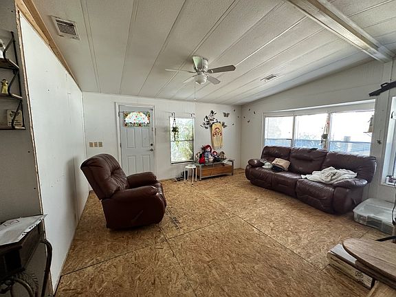5th image of 834 Walker Dr