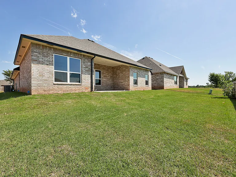 2712 Dunham Dr — Photo 50
