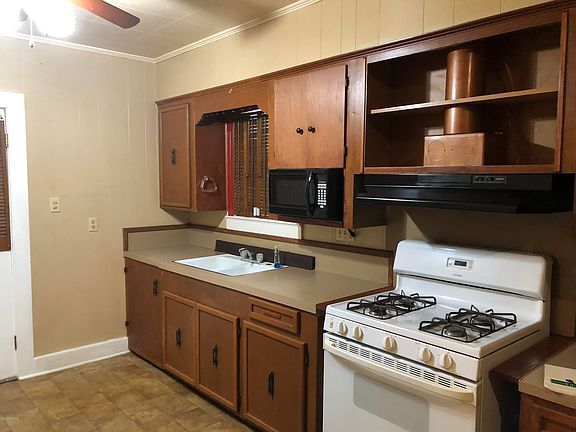 3rd image of 1005 E Vermilion St