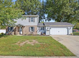 517 Green Haven Dr, Swansea, IL