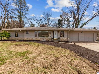 10319 Woodridge Ln, Omaha, NE, 68124