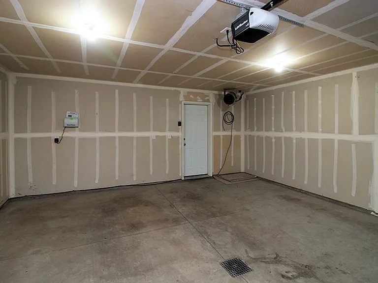 4231 Serenity Ct — Photo 22