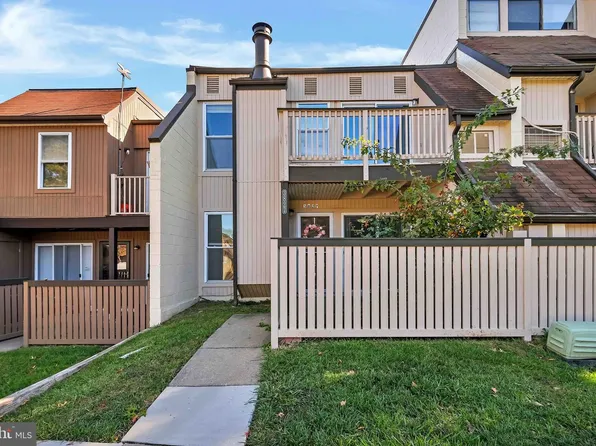 3827 El Camino Pl #13, Alexandria, VA 22309