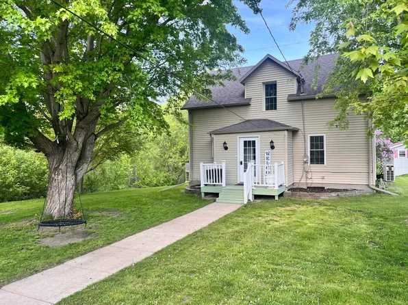 321 Cedar Ave N, Watkins, MN 55389
