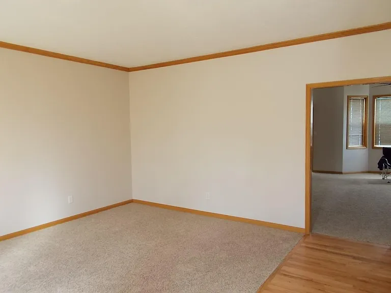217 Arden Dr — Photo 8