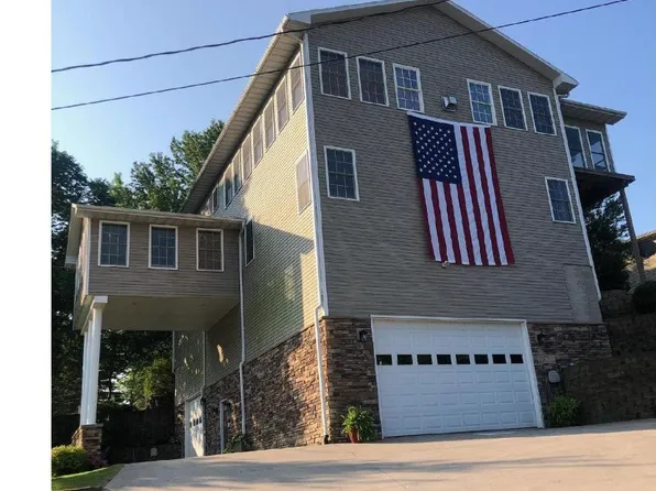 275 Center Point Dr, Montezuma, IA 50171